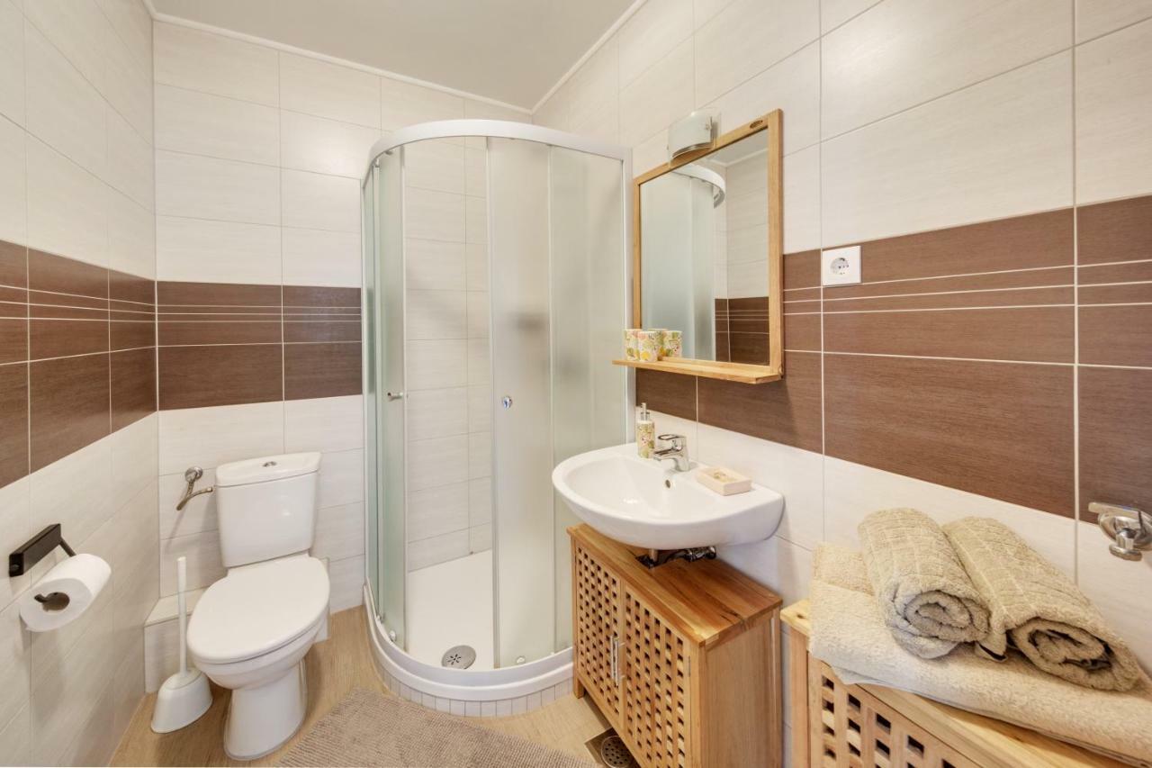 Figa Apartman Benko Milatic Jelsa  Exterior photo