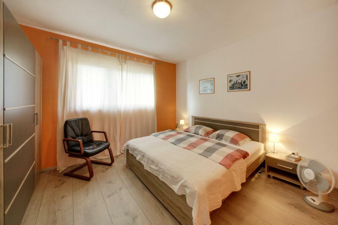 Figa Apartman Benko Milatic Jelsa  Exterior photo