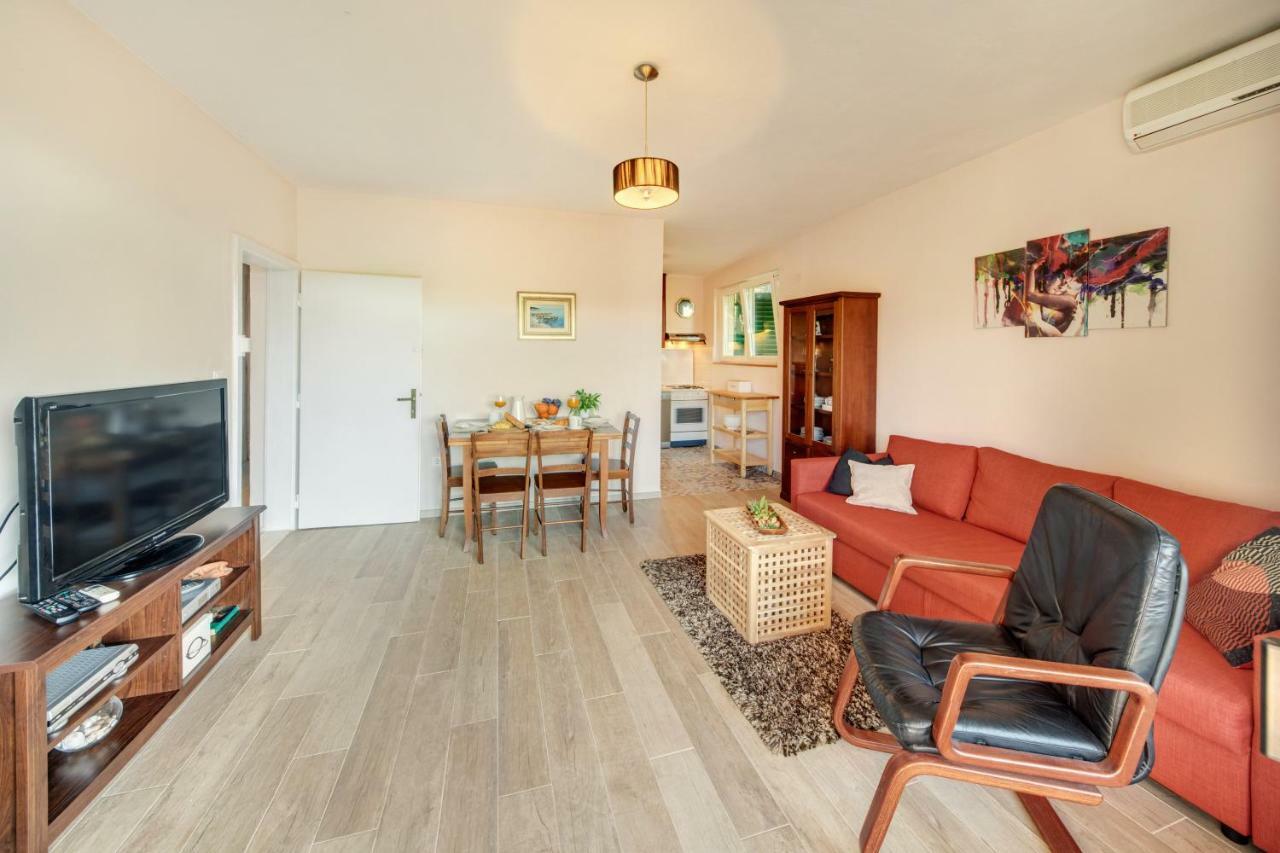 Figa Apartman Benko Milatic Jelsa  Exterior photo